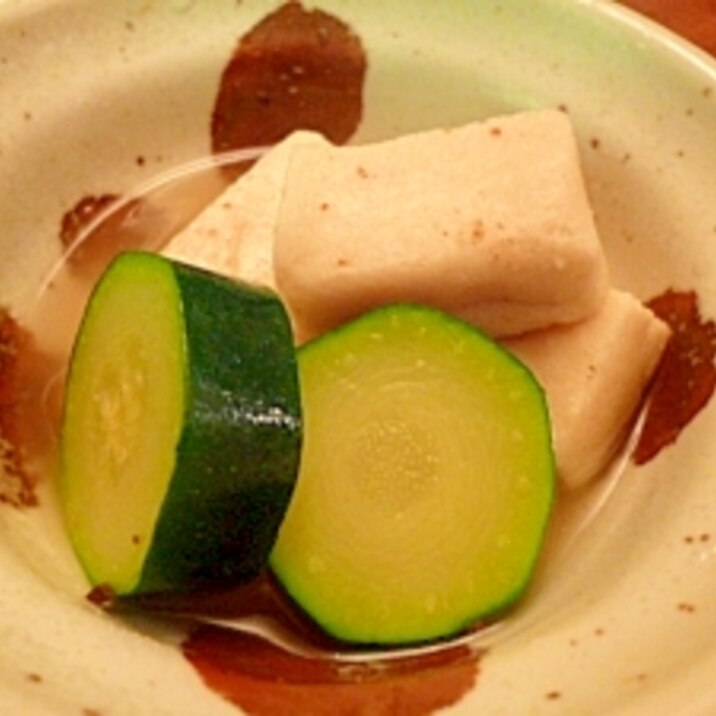 冷やして美味しい☆ズッキーニと高野豆腐の煮物